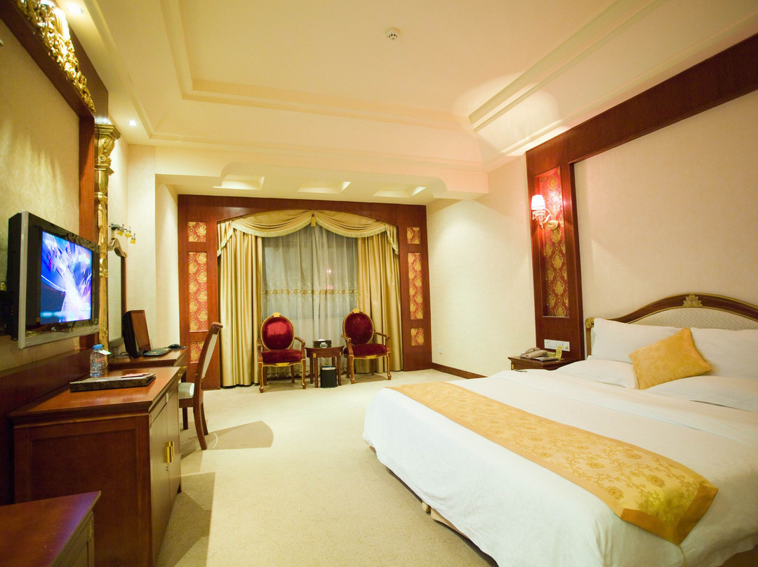 皇廷大酒店主图