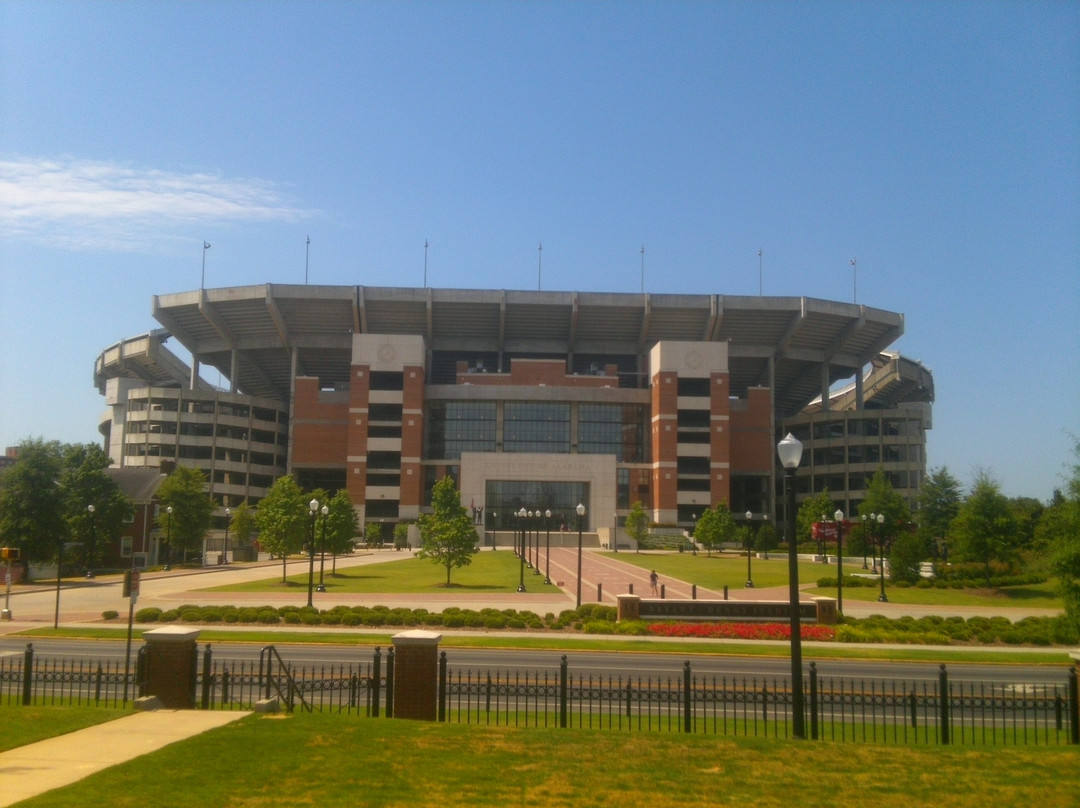 Bryant-denny Stadium-塔斯卡卢萨县必去景点