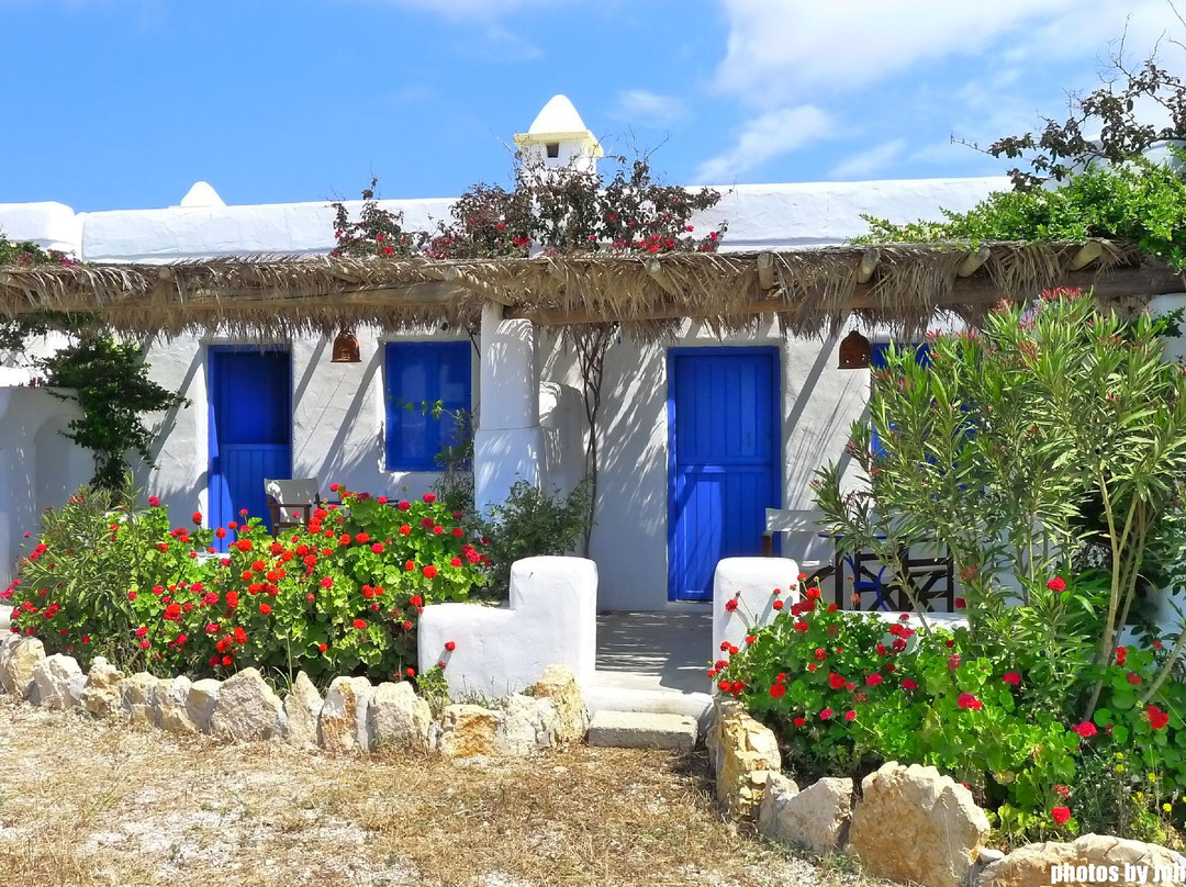 Michalis Little Houses