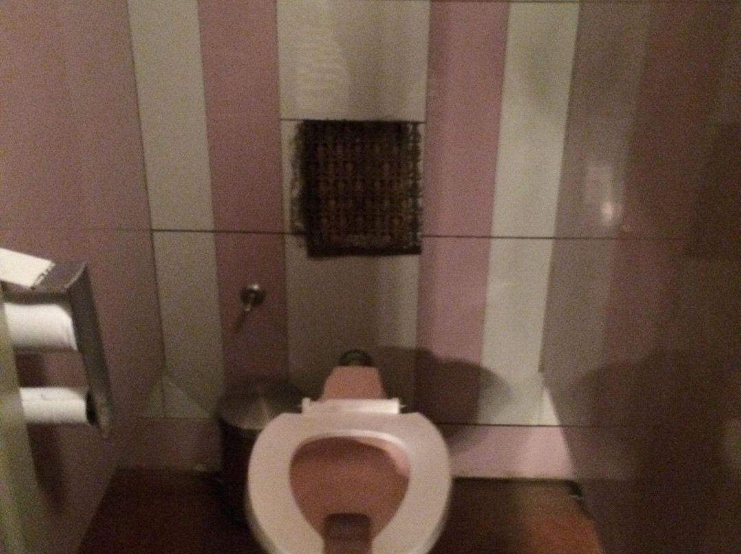 Warner Theater-伊利必去景点