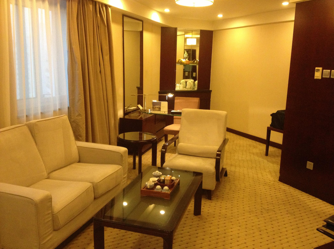 凯迪克格兰云天大酒店主图