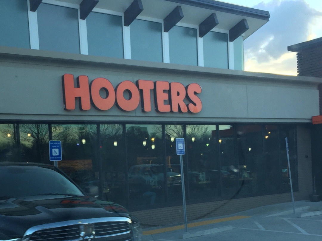 Hooters
