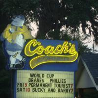 Thunderbolt餐馆和美食-Coaches Corner