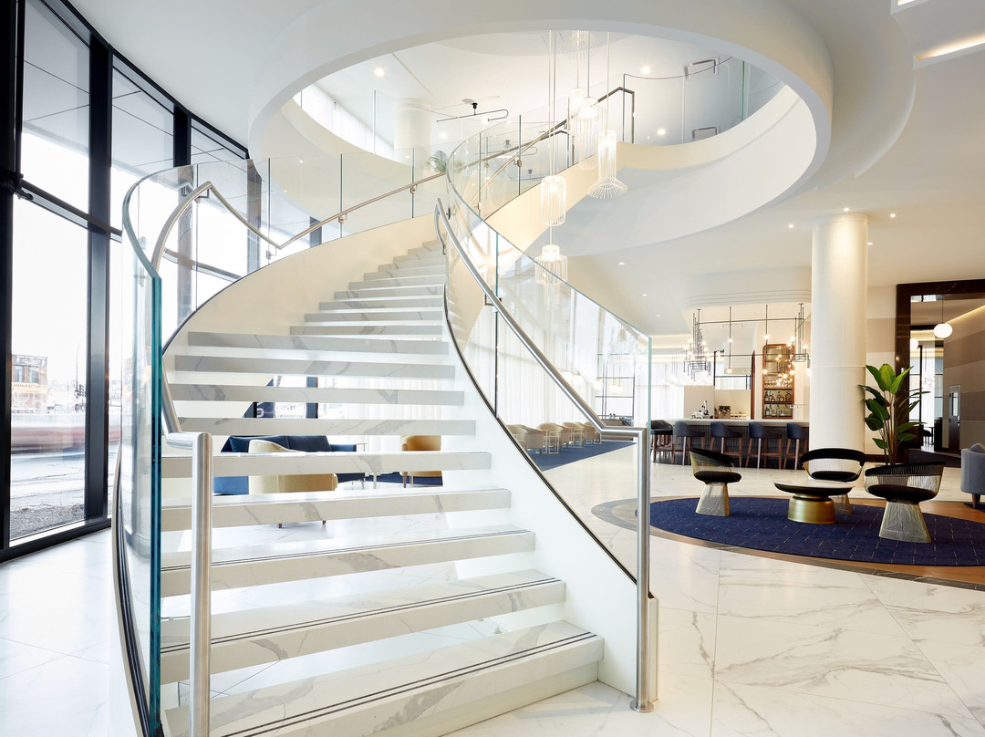 Cote Saint-Luc酒店住宿-Courtyard by Marriott Montreal Midtown