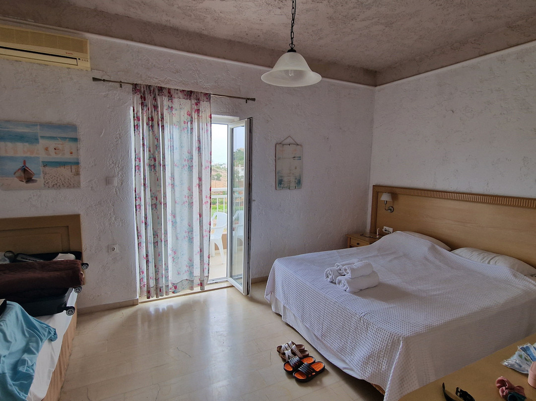 佩拉加港酒店主图