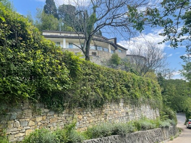 伊登岩石度假酒店主图