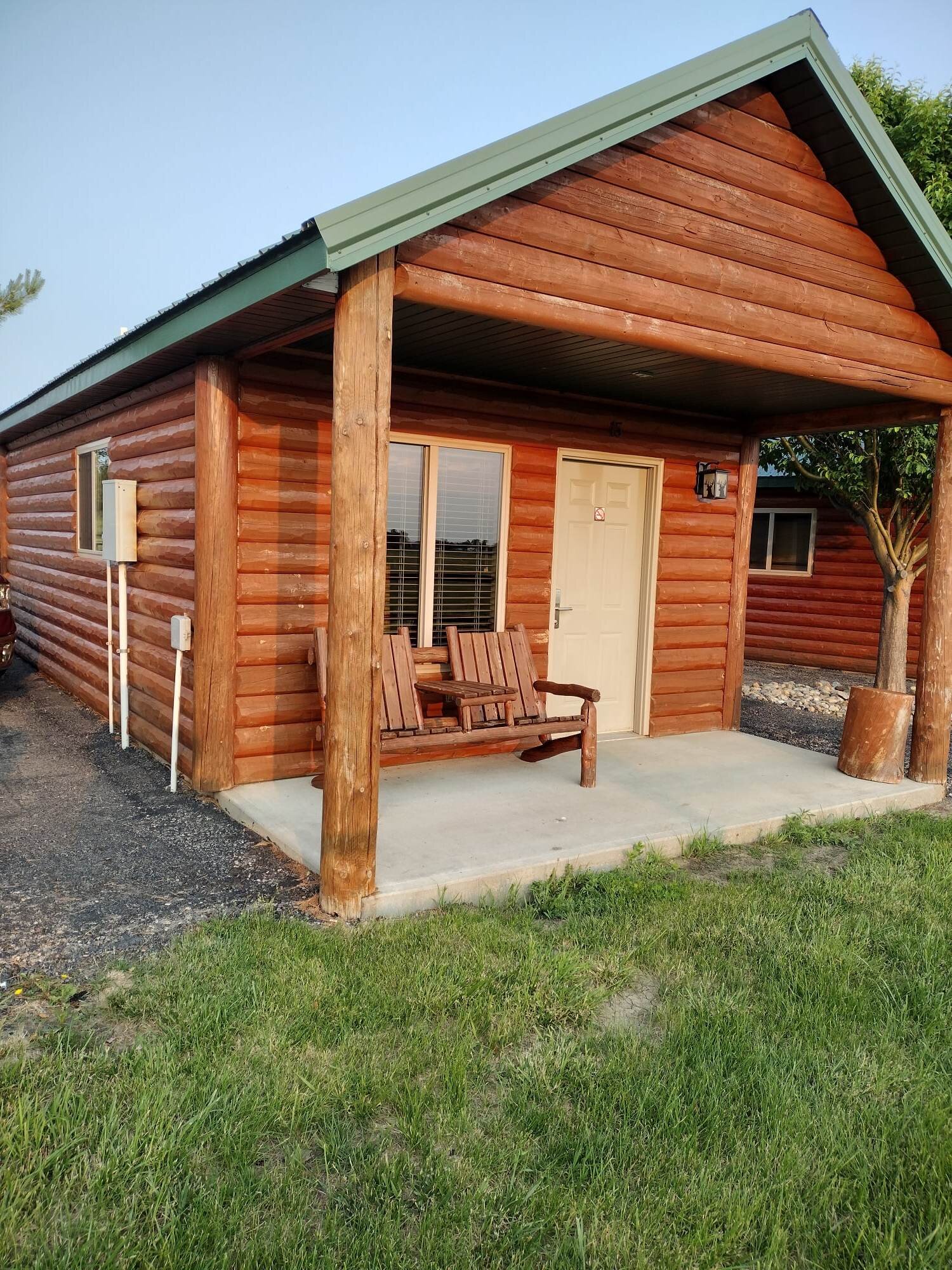 Frontier Cabins Motel-官方