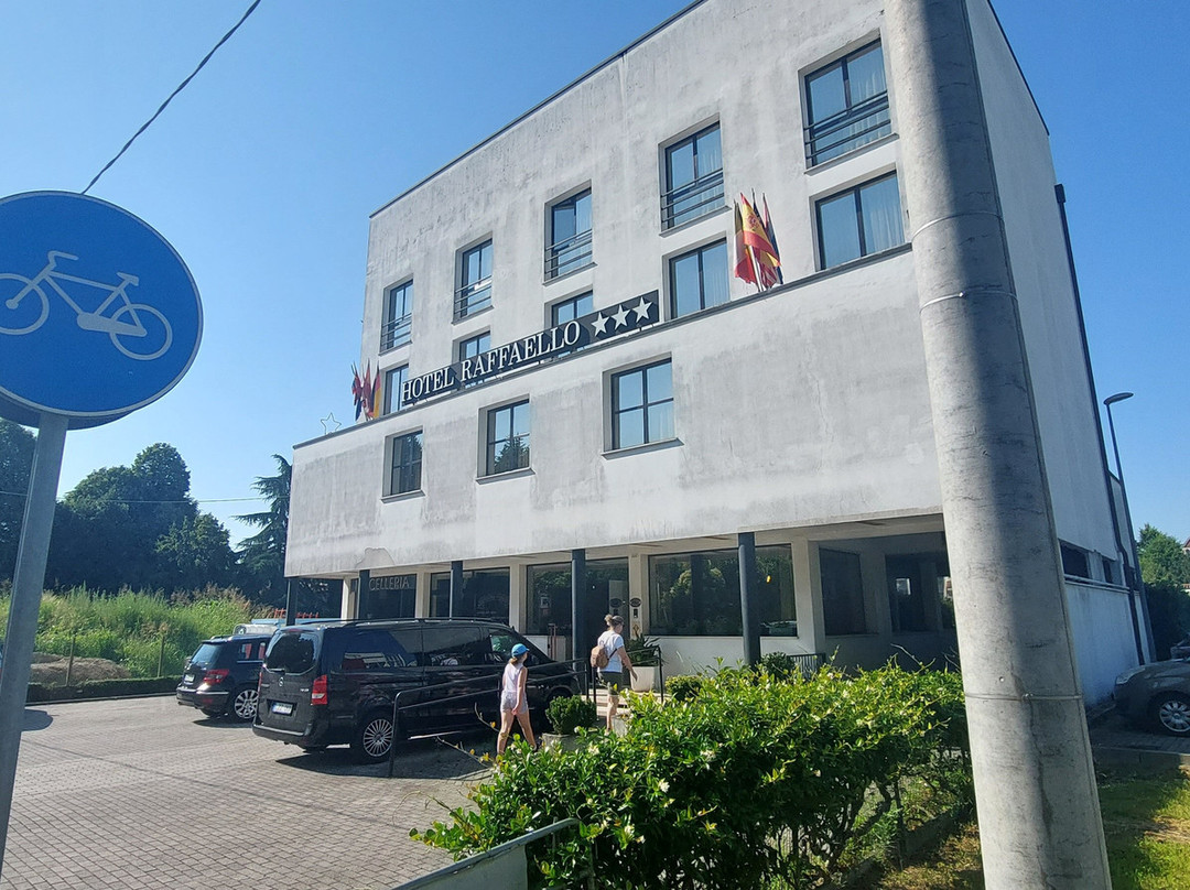 拉斐尔酒店主图