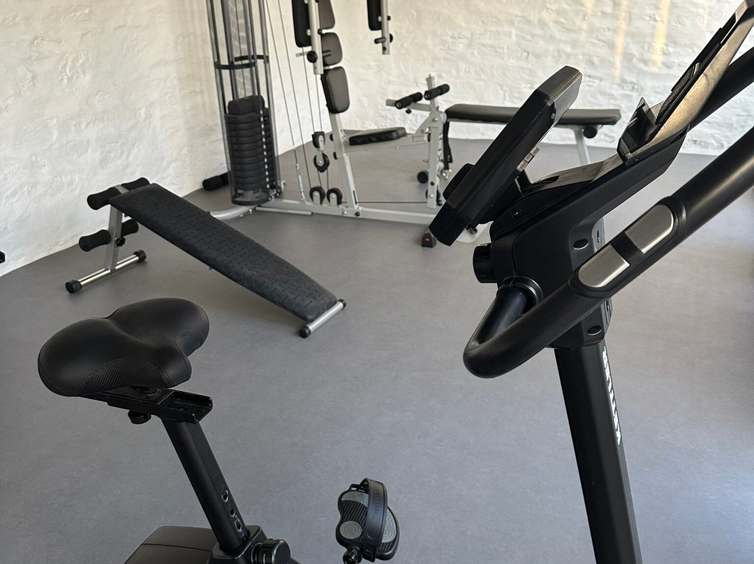 伊利亚度假酒店主图