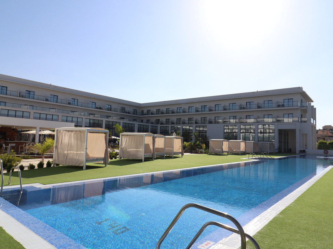 Cabogata Beach Hotel主图