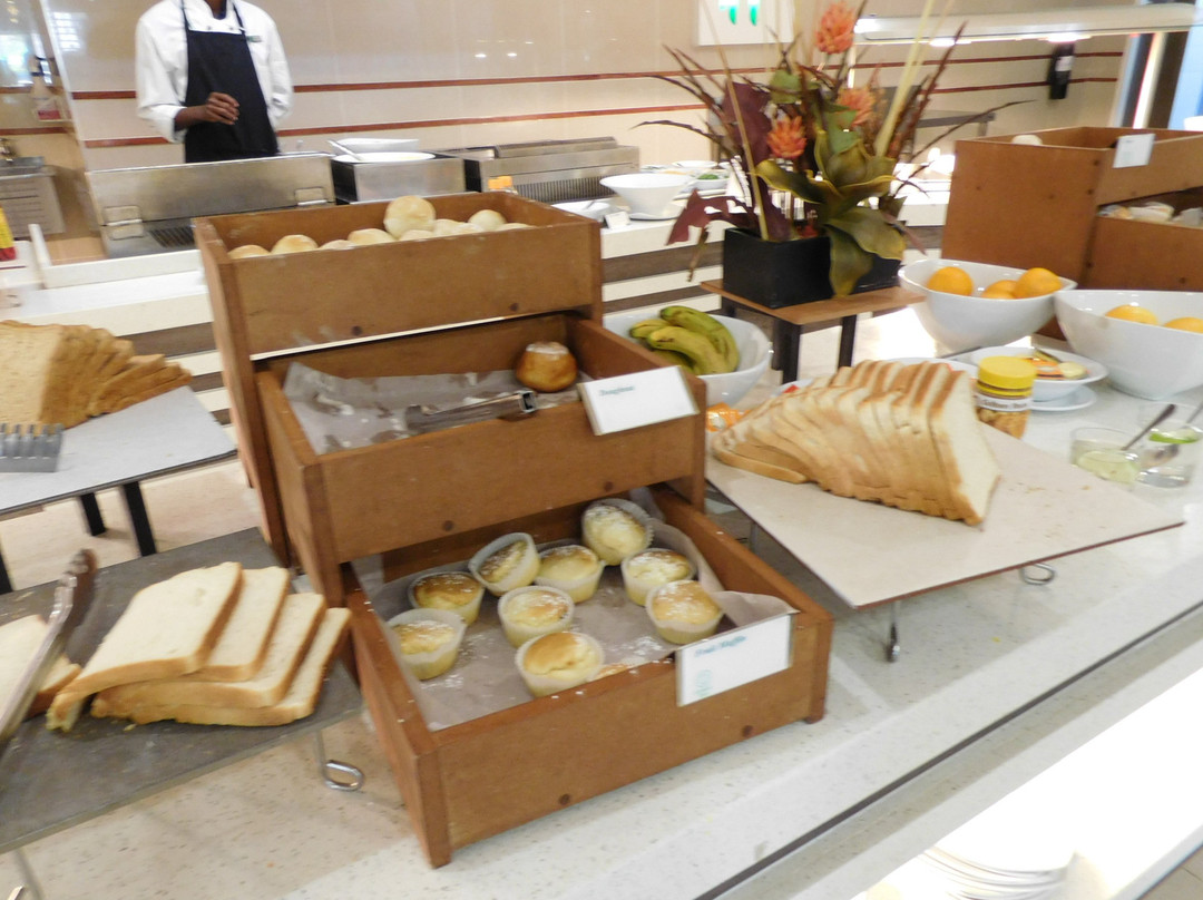 布拉瓦约假日酒店主图