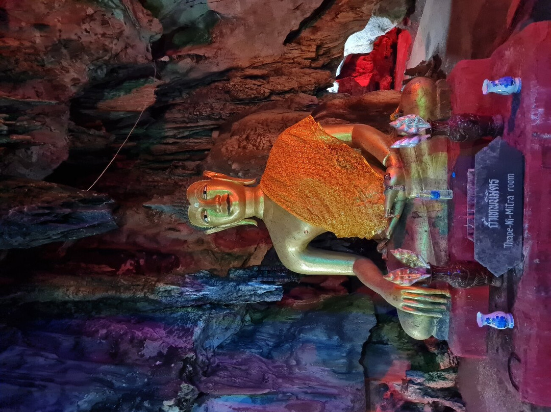 Wat Tham Khao Pun景点图片