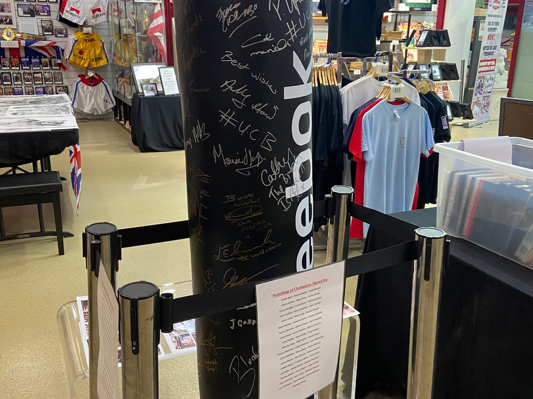 Worldwide Signings景点图片