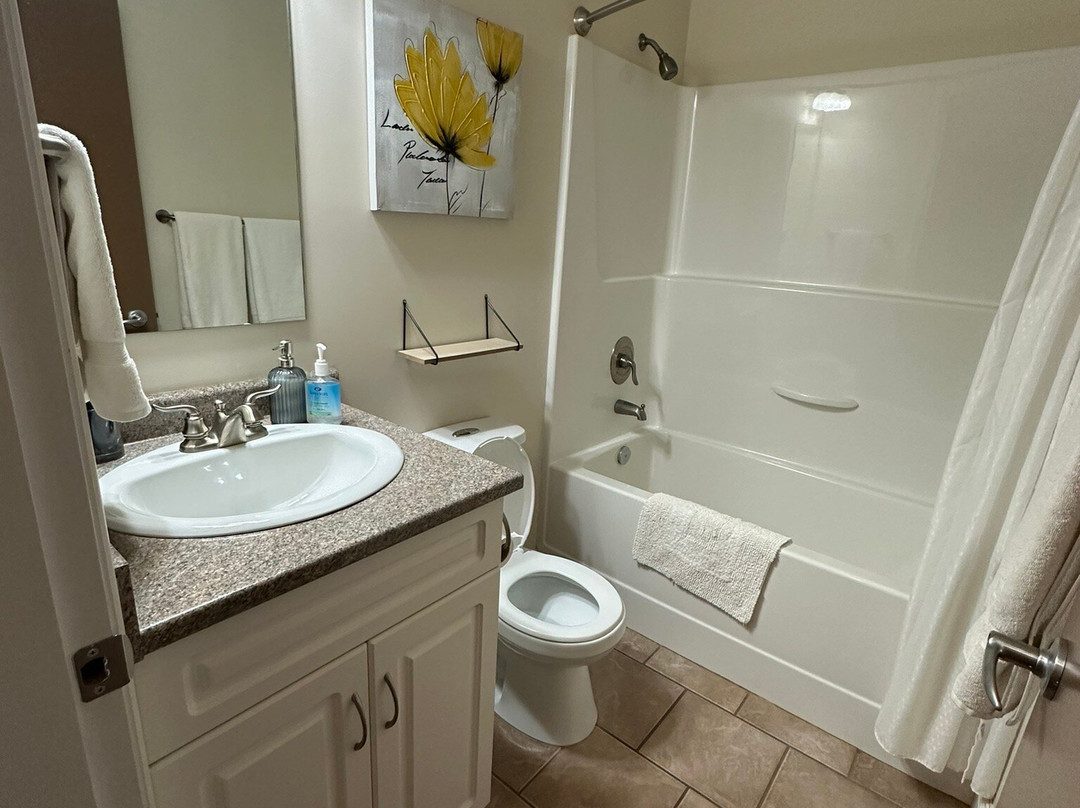 Tree To Me Inn主图