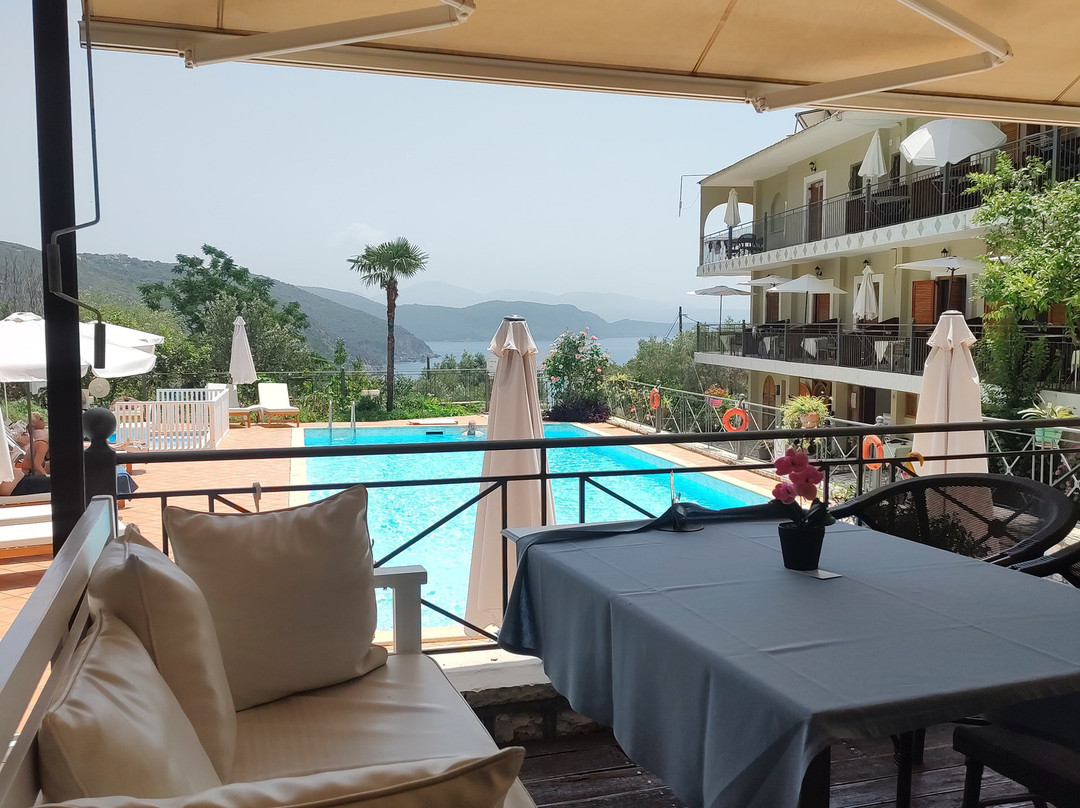 Bella Vista Hotel & Apartments主图