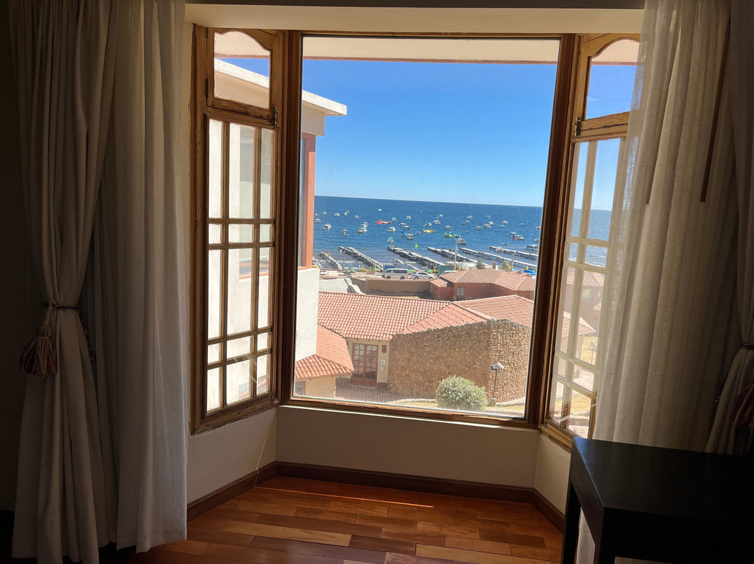 罗萨里奥拉戈提提卡卡酒店主图