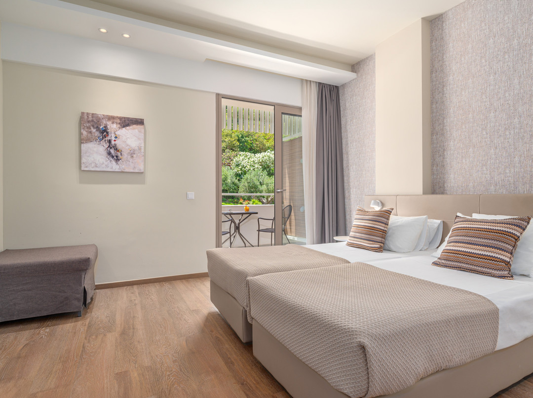 Ammon Zeus Luxury Beach Hotel主图