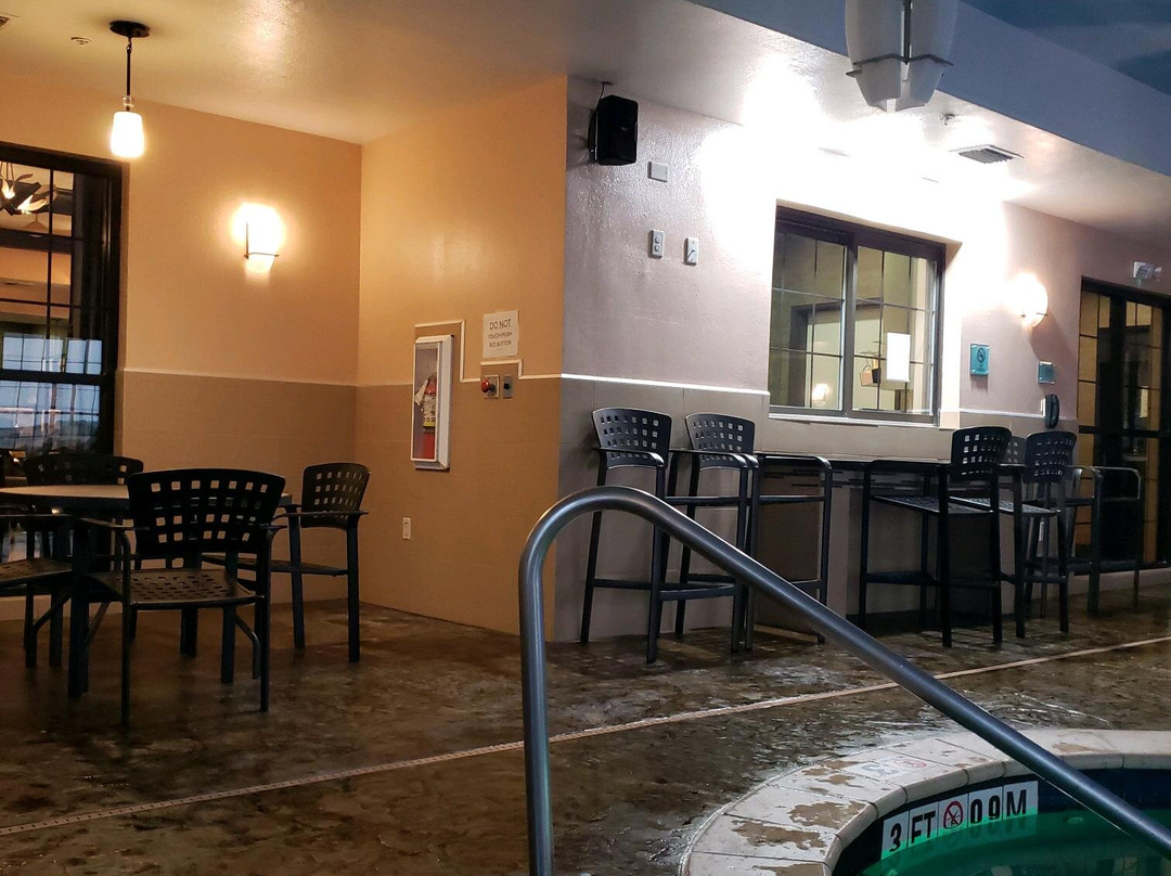 Best Western Plus Emerald Inn & Suites主图