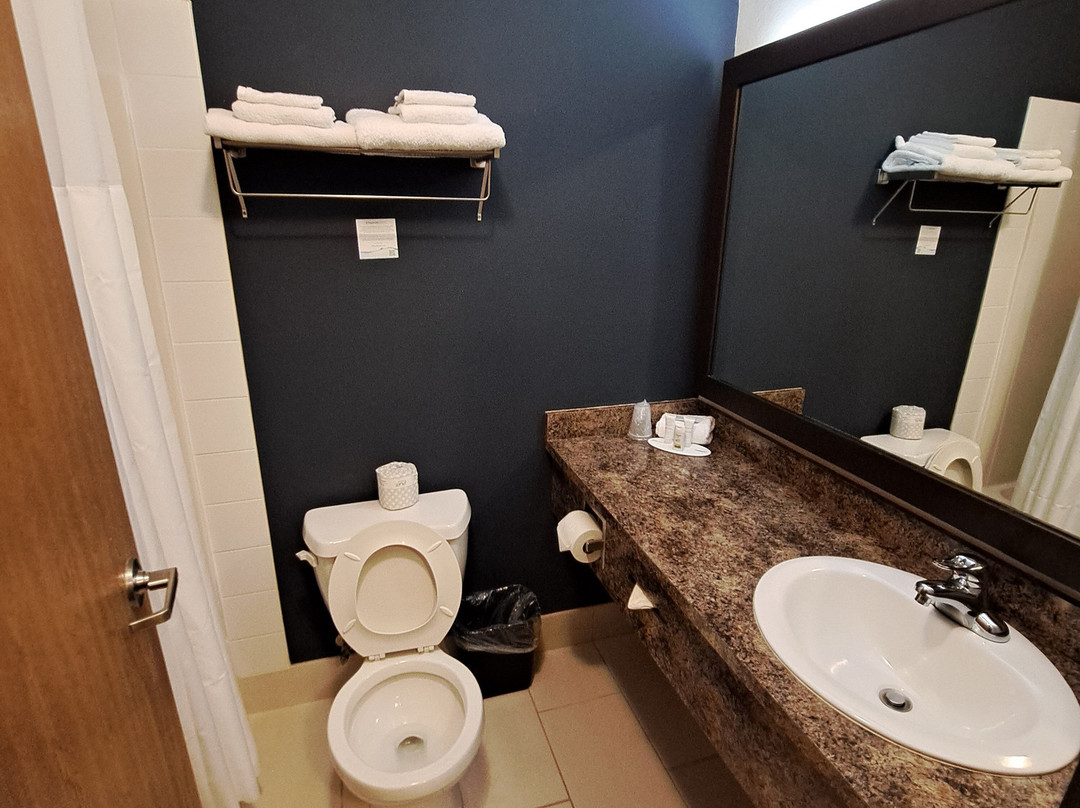 Super 8 by Wyndham Lachenaie/Terrebonne主图