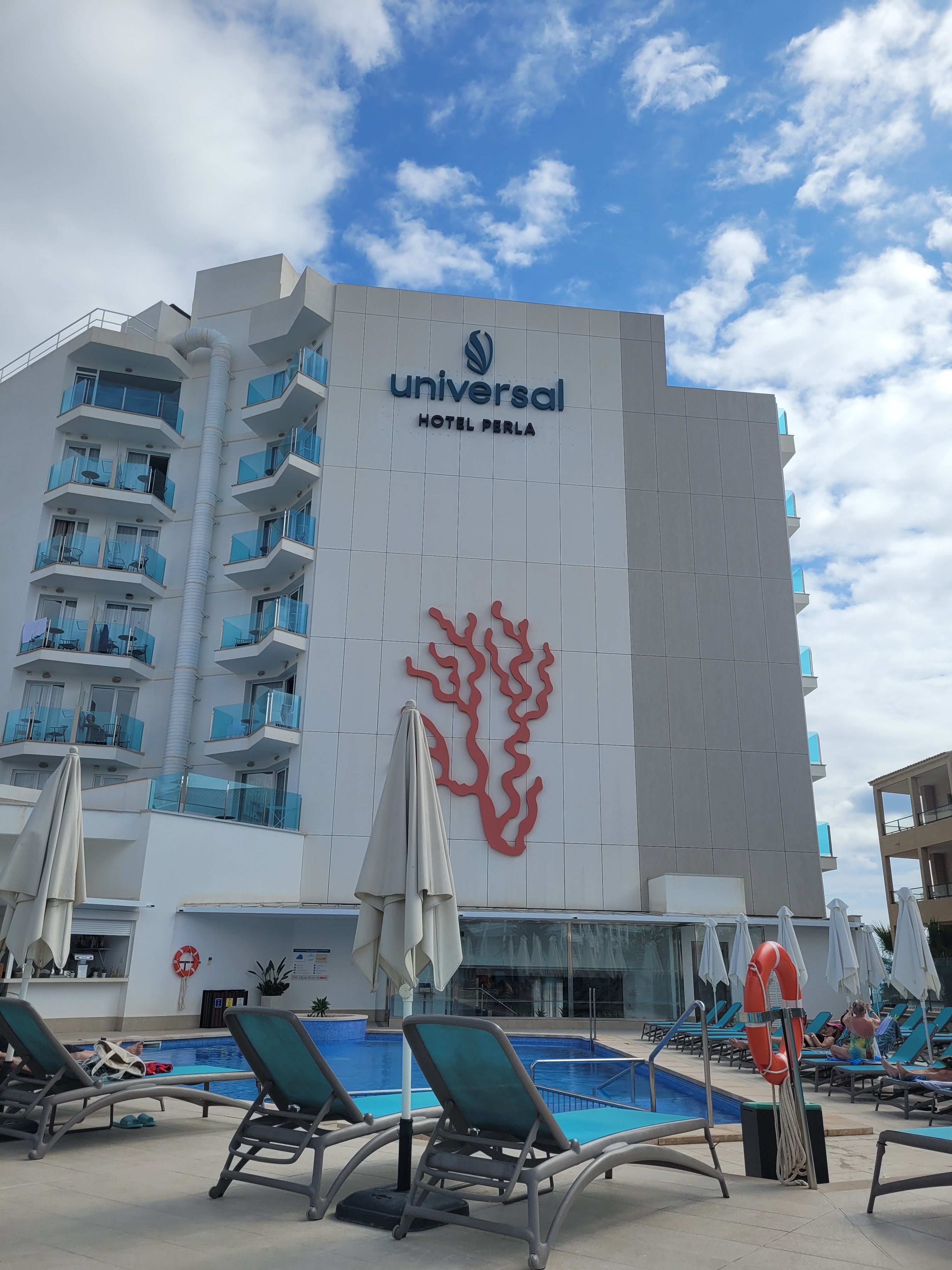 Universal Hotel Perla-浴室