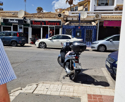 Toms Tavern-托雷莫里诺斯必去景点