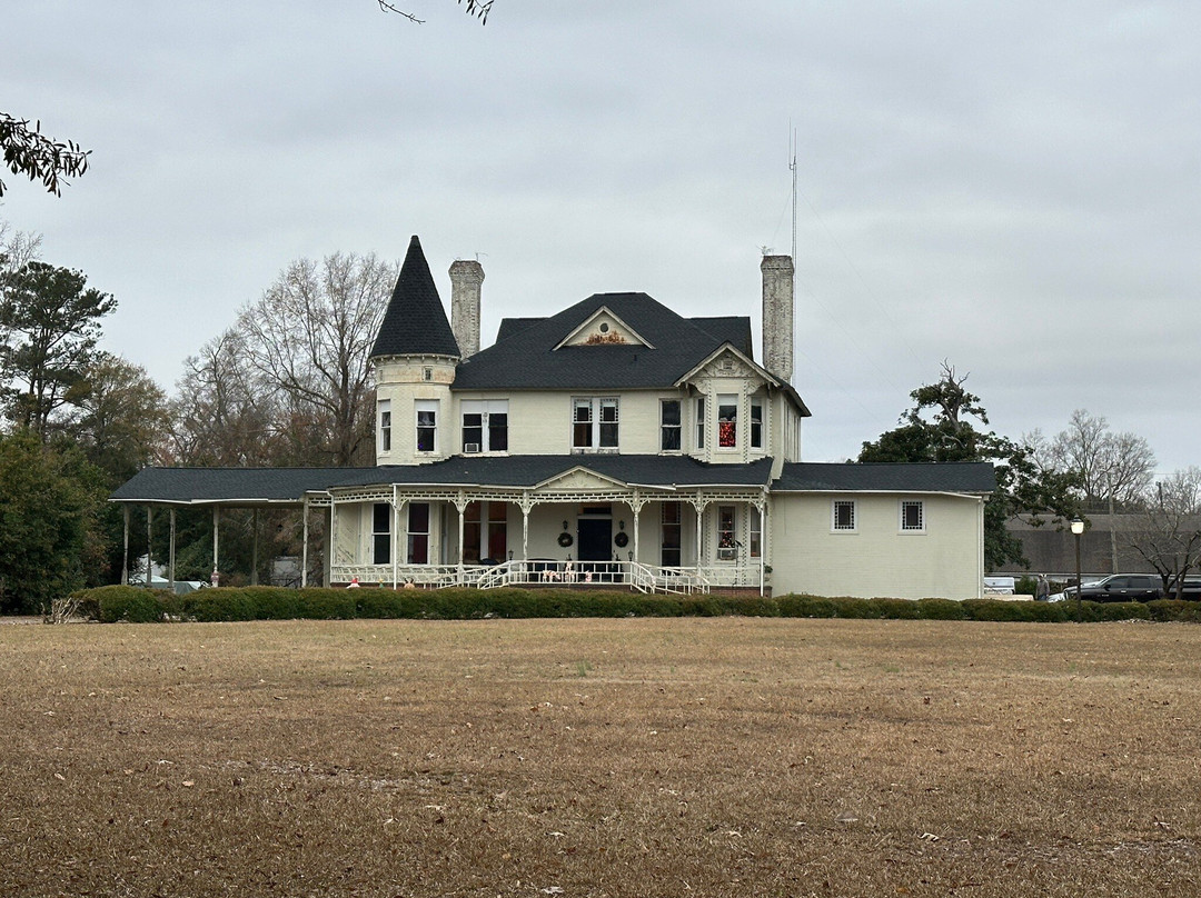 The Holliday House-Marion必去景点