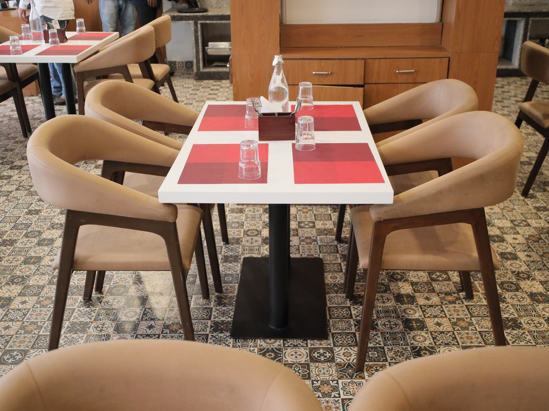 Sapphire Hotel主图