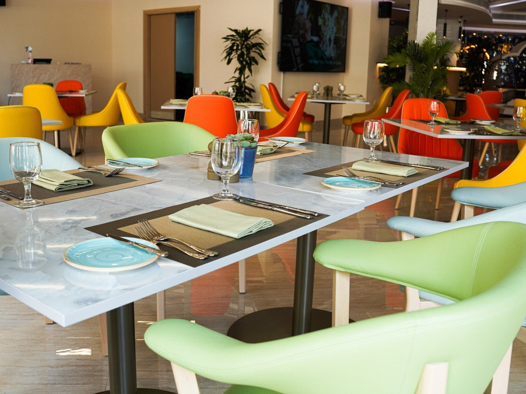 Le Murooj  Restaurant