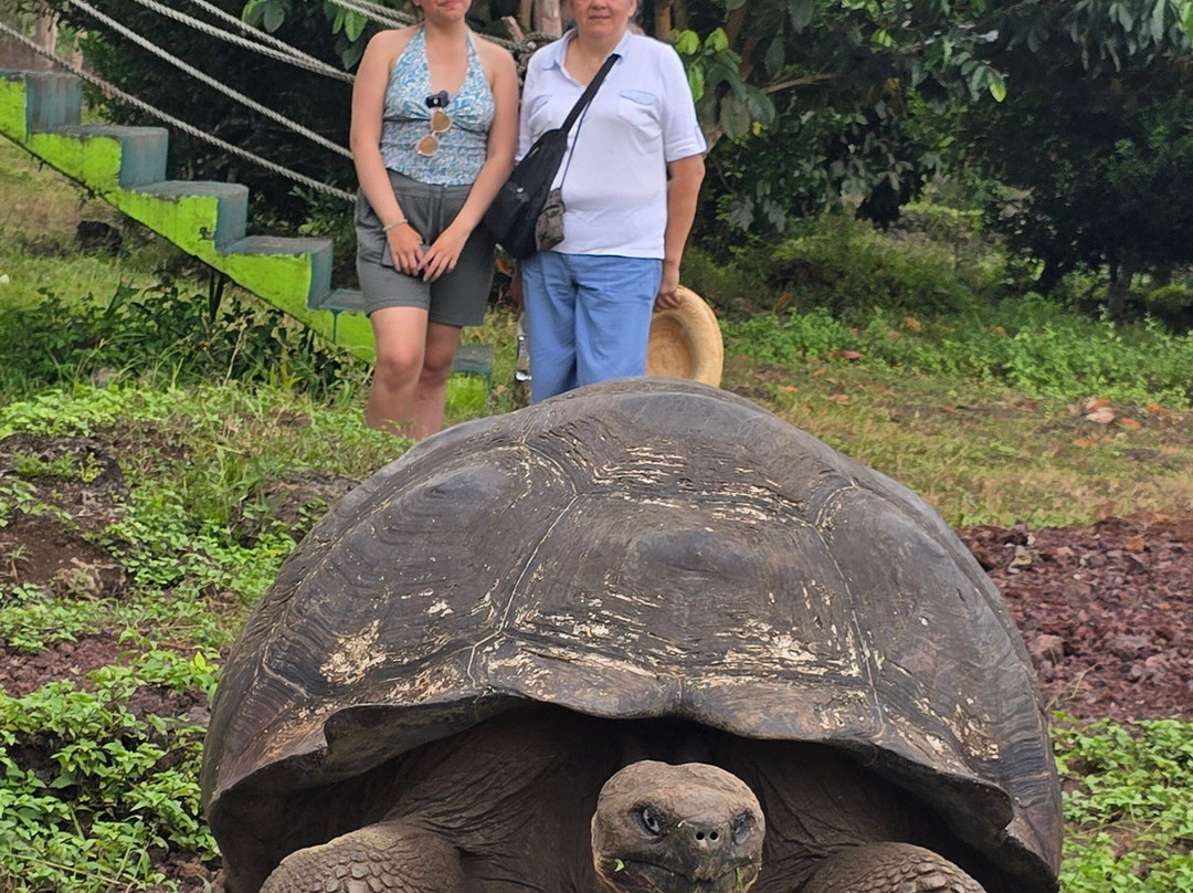 Reserva Galápagos Frontier-圣克鲁斯必去景点