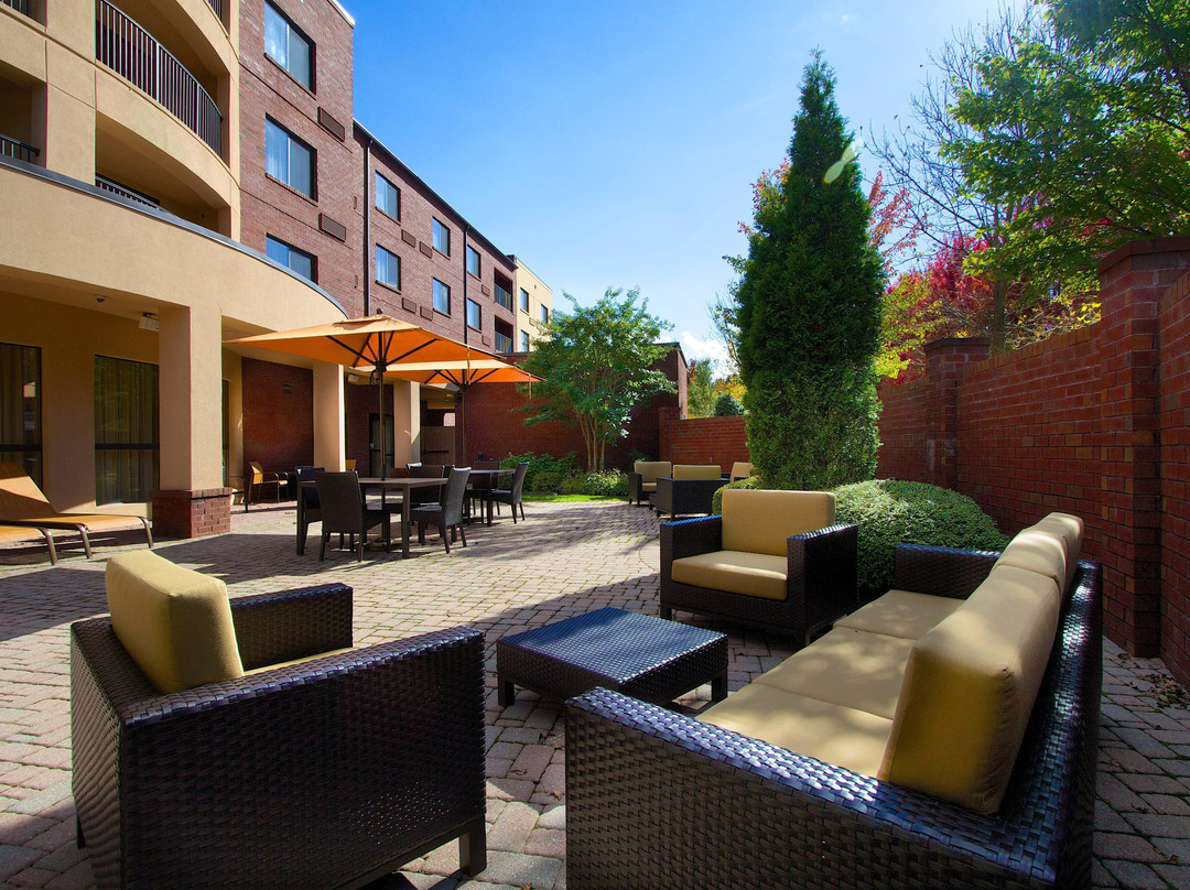 布莱克斯堡酒店住宿-Courtyard by Marriott Blacksburg