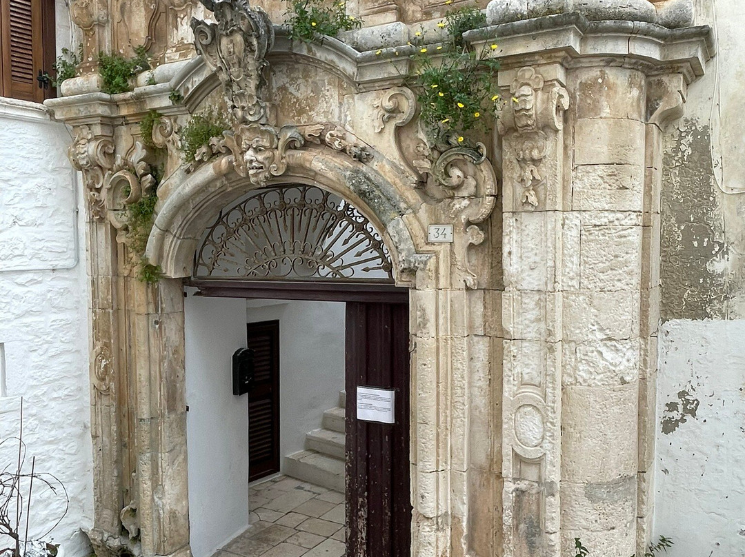 Palazzo Morelli-洛科罗通多必去景点