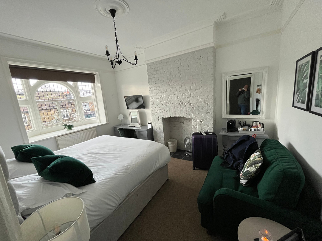 The Castle Hotel主图