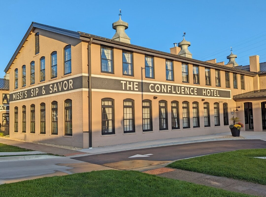 The Confluence Hotel主图