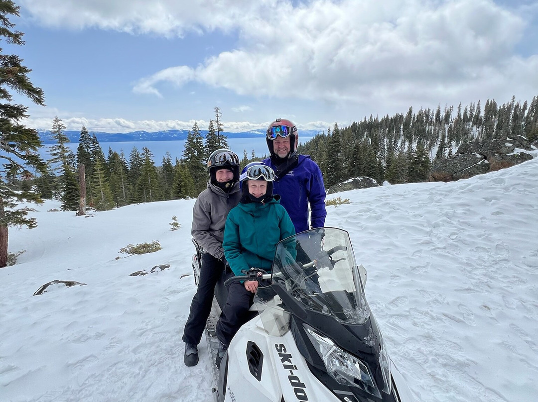 Lake Tahoe Snowmobile Tours-塔霍维斯塔必去景点
