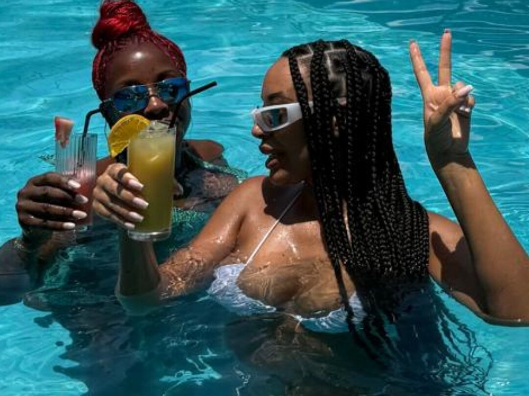 Alora Beach Resort-阿克拉必去景点