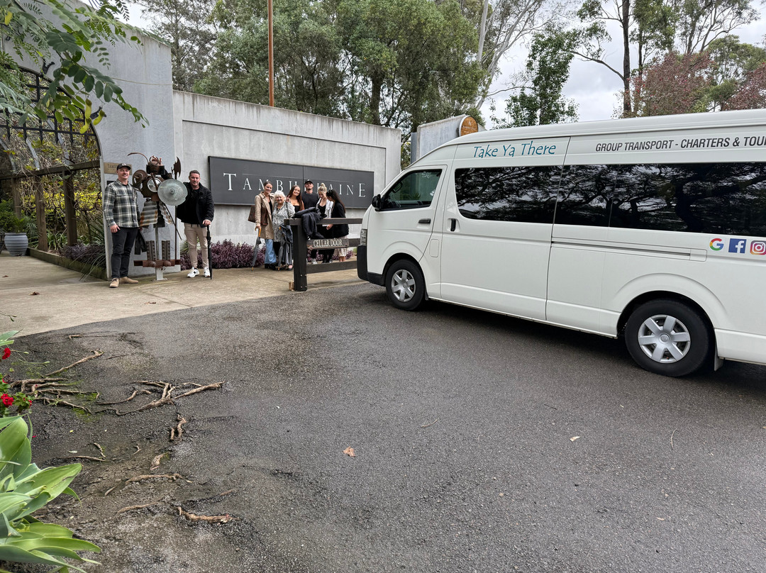 Take Ya There - Small Bus Service with Driver-纽卡斯尔必去景点