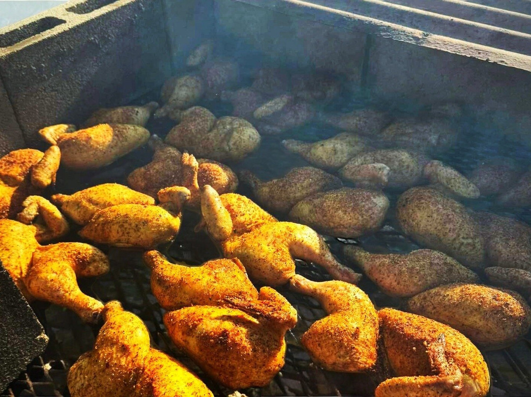 Tides Oceanfront Resort主图