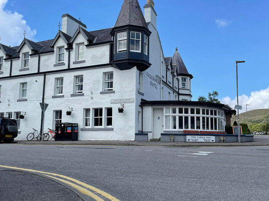 牛津喀里多尼亚酒店主图