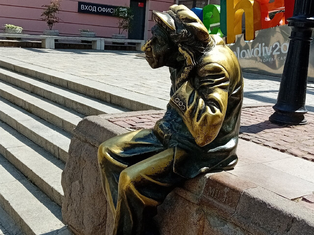 Statue of Milyo the Crazy-普罗夫迪夫必去景点