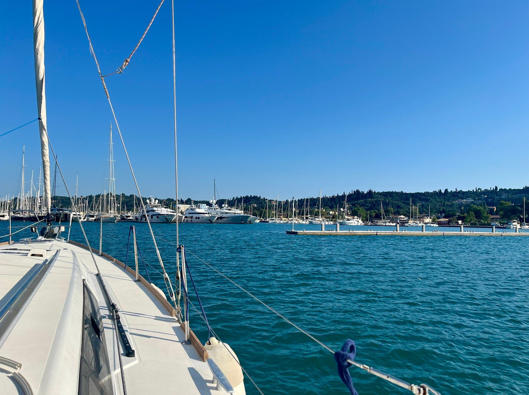 Corfu Adventures-Agios Georgios Pagon必去景点