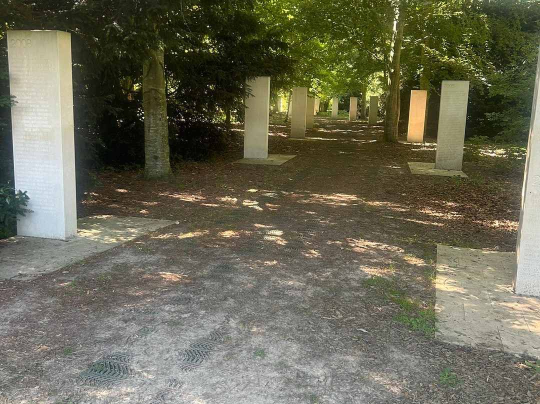 Reporters Memorial-巴约必去景点