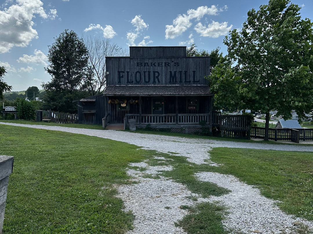 Bakersville Pioneer Village-Mansfield必去景点