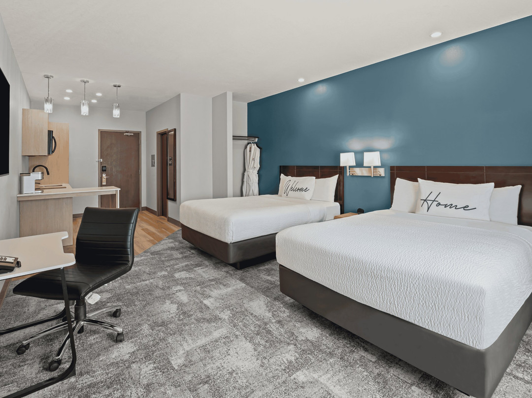 Home Inn & Suites - Regina Airport West主图
