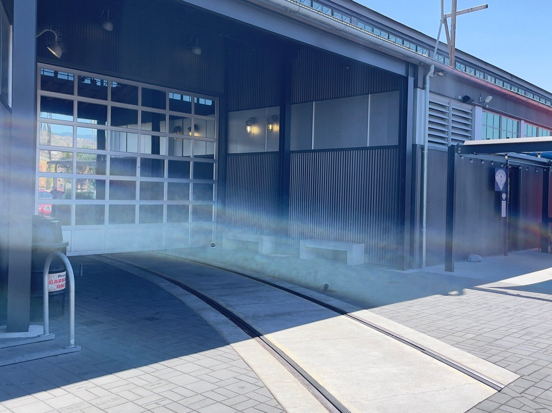 Pybus Public Market-韦纳奇必去景点