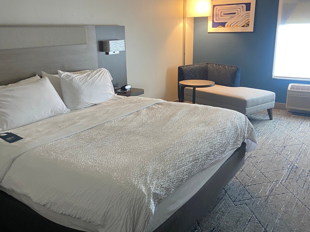 Holiday Inn Express & Suites Milwaukee-new Berlin By IHG主图