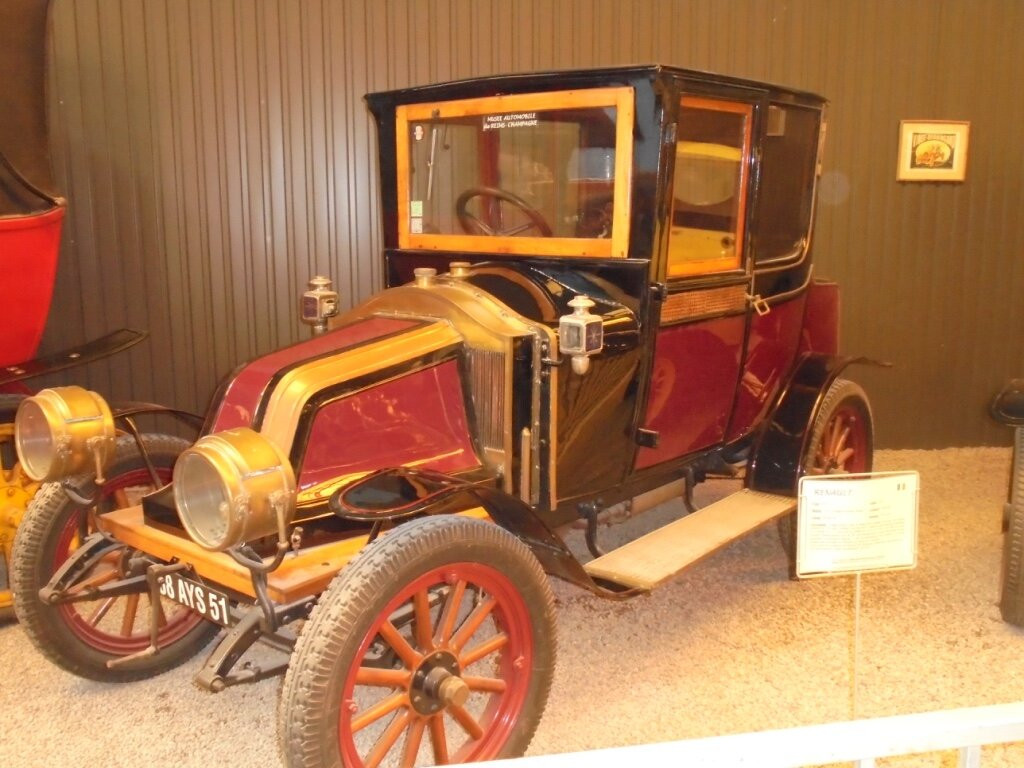 Musée Automobile-兰斯必去景点