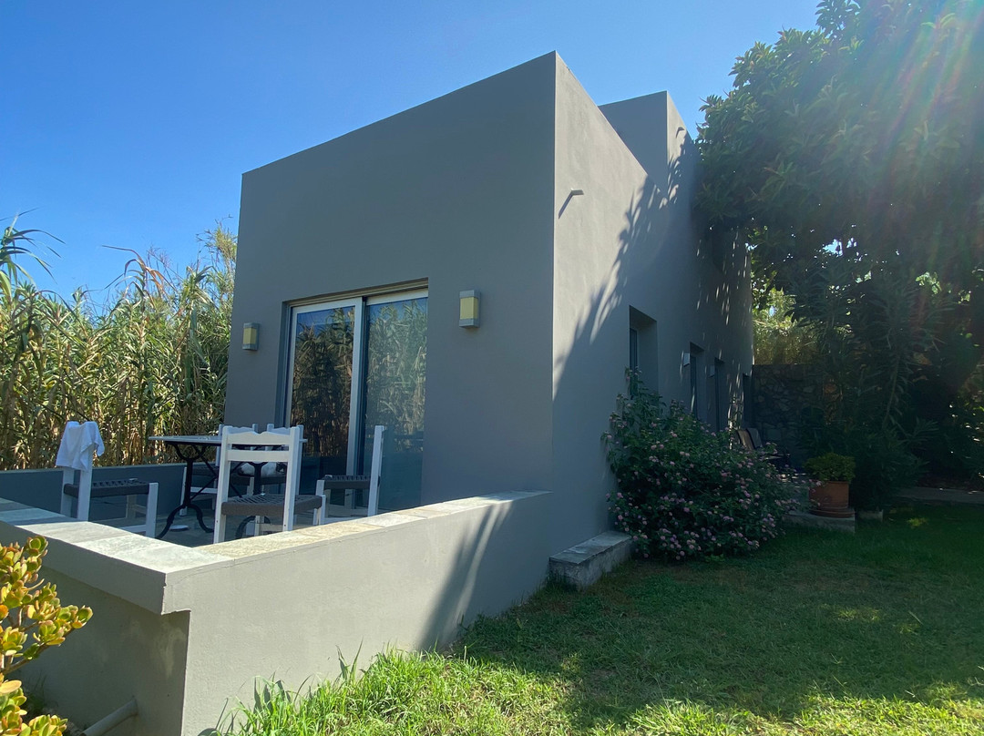 Proimos Apartments主图