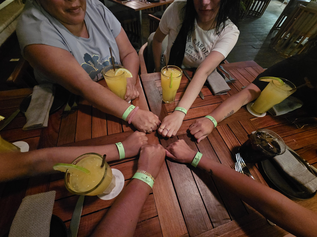 太平洋海岸餐馆和美食-Sunset Lounge