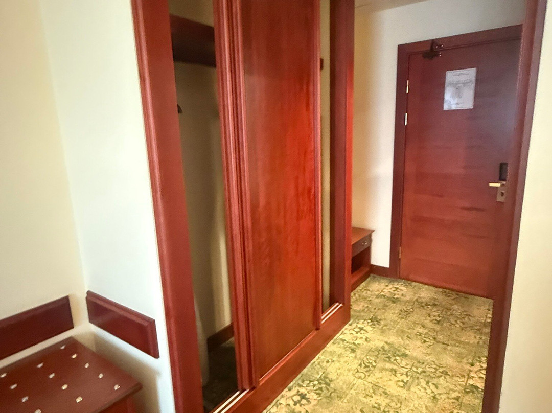 环形高级酒店主图