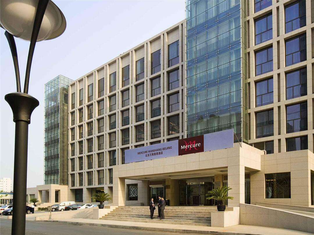 北京万商花园美居酒店主图